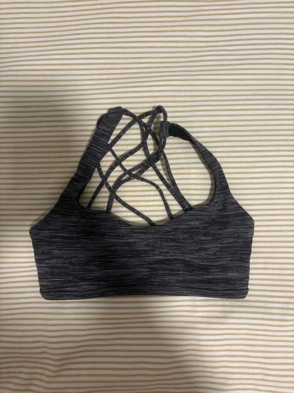 Lululemon sports bra - Size 6